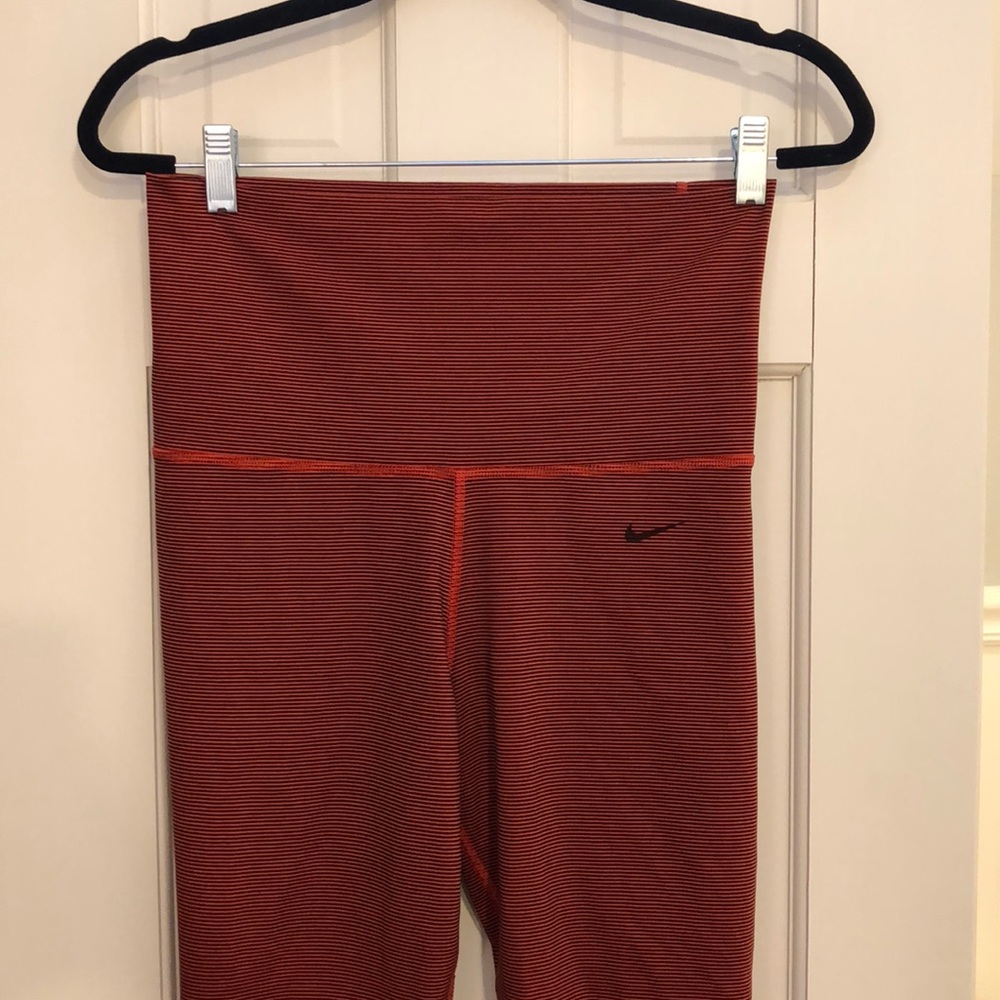 Nike Dri-Fit Orange Striped Cropped Leggings Size S